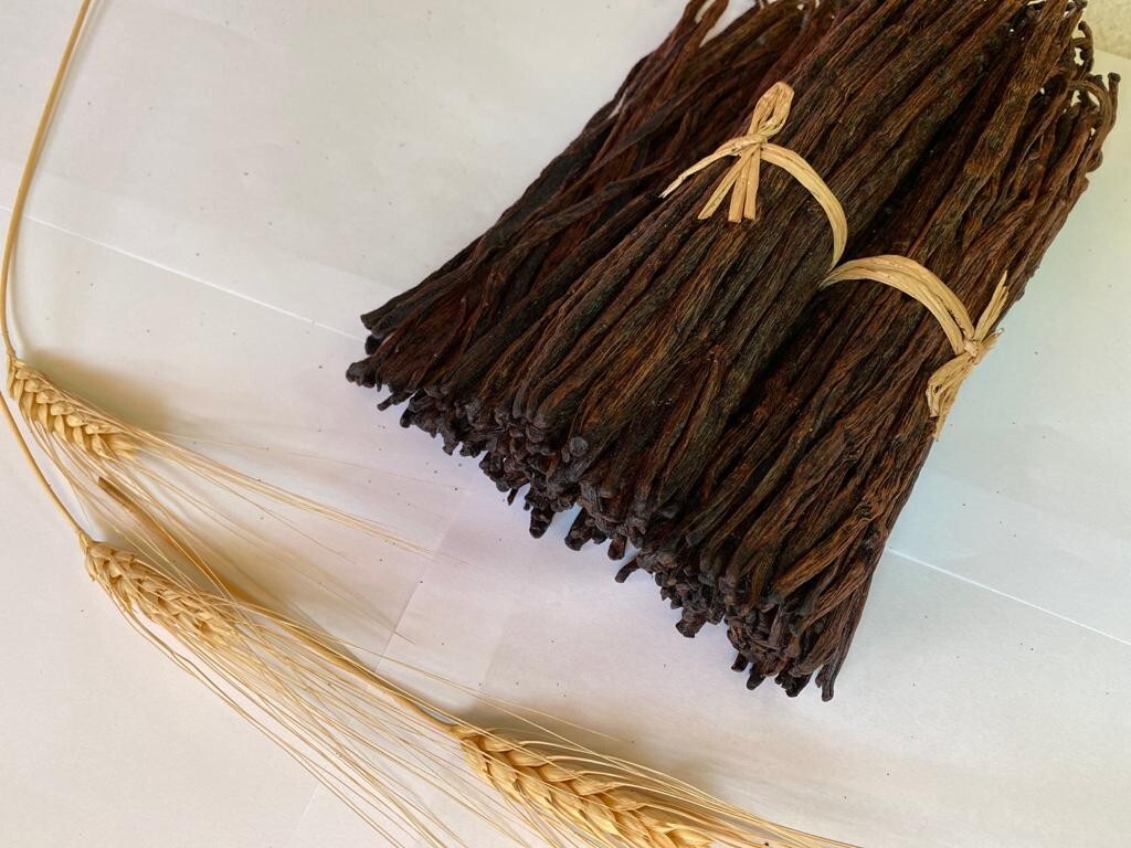 Organic FairTrade Madagascar Vanilla Beans Red Splits and Wholes Extract Grade