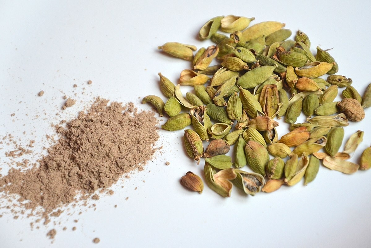Organic Cardamom seeds pods Pure Natural Ceylon spices premium quality grade A