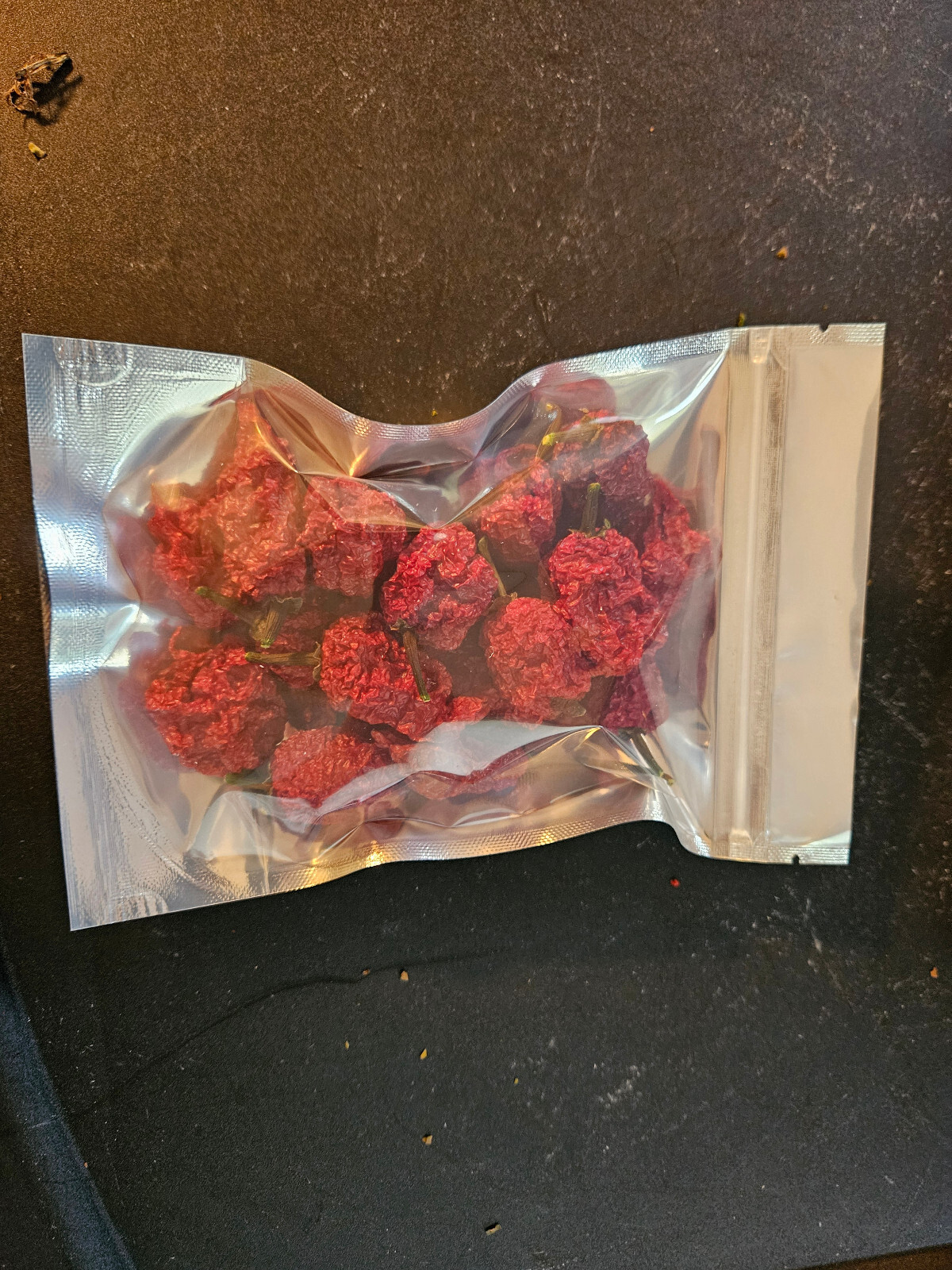 USA Dried Organic Carolina Reaper Peppers. 20 Peppers in a Resealable Pouch.