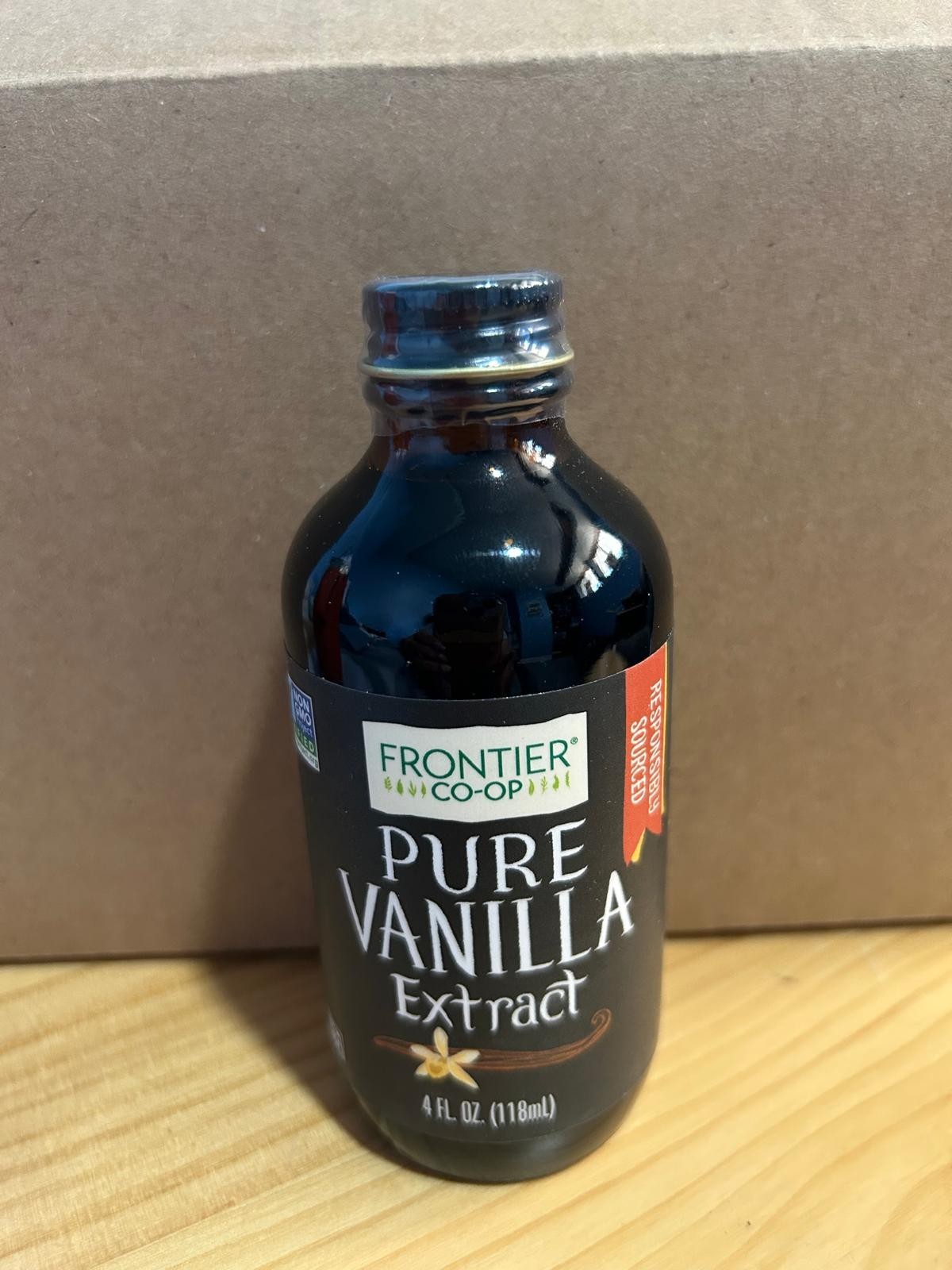 Pure Organic Vanilla Extract Frontier Coop 4 fl oz Exp 11/28 New/Sealed Lot Of 2