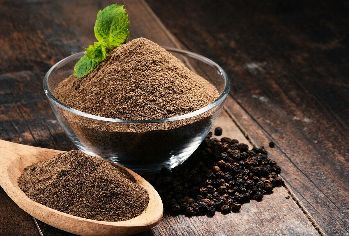 Natural organic sundried black pepper powder pack from sri lanka