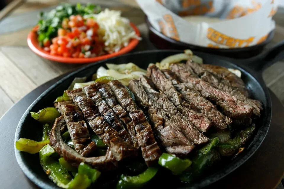 Fajita Seasoning w/ Tenderizer – Sazón para Fajita con Ablandador 7 oz – Deluna