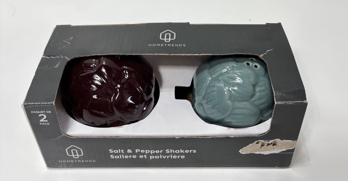 Salt & Pepper Shakers – Festive Fall Theme – Box Damaged