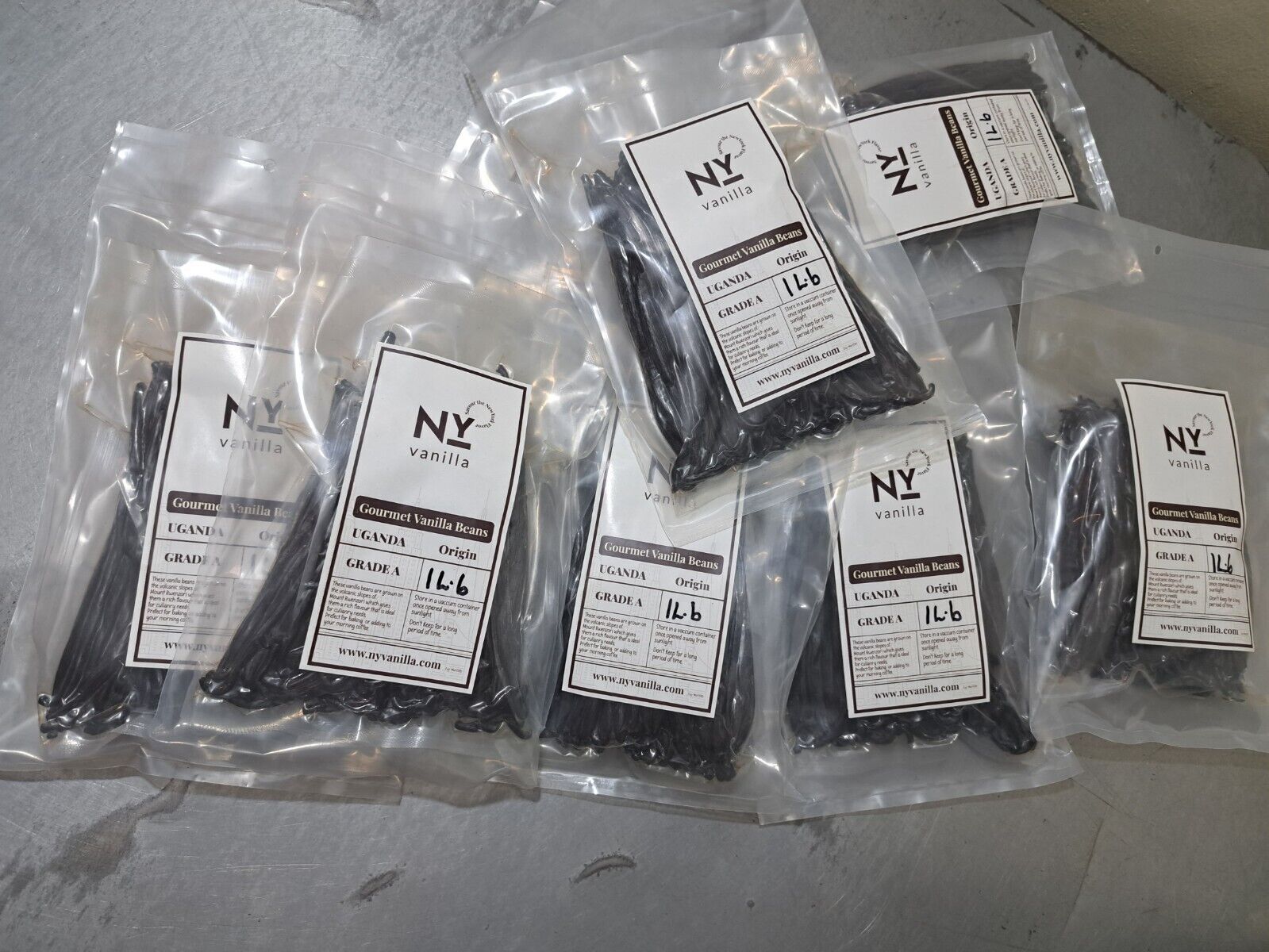 Fresh Organic Vanilla Beans Grade A 5′- 8′ – Bulk Vanilla Pods and Vanilla Cuts.