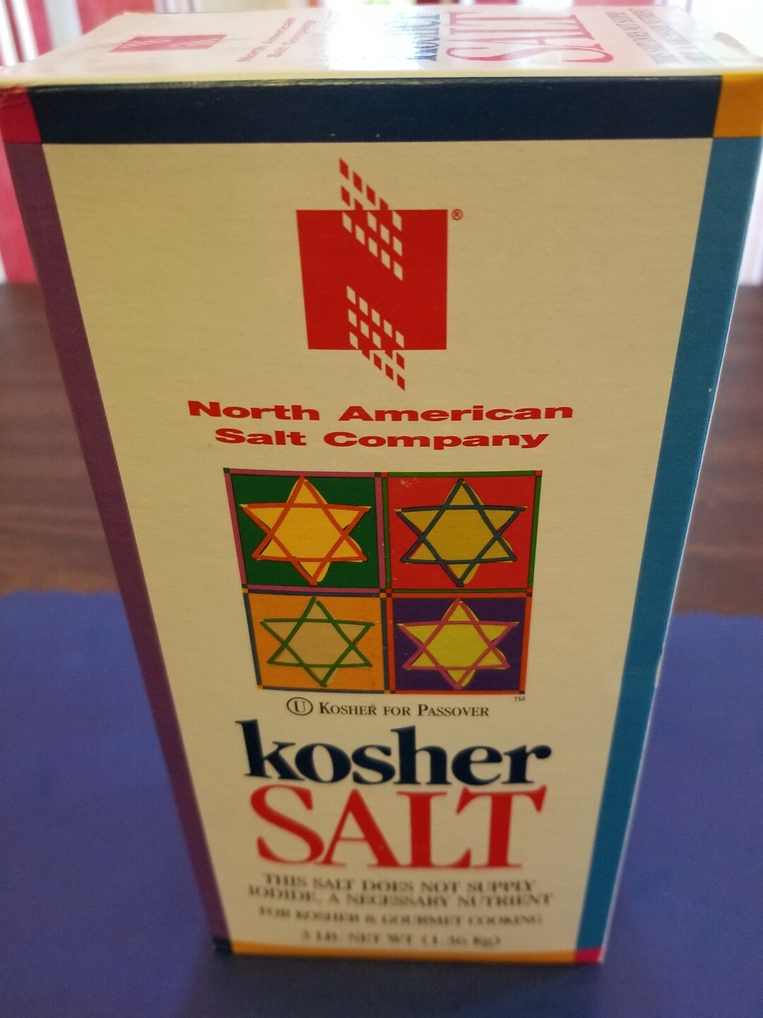 (ONE BOX) KOSHER SALT 3 POUNDS FOR KOSHER AND GOURMET COOKING RECLOSABLE SPOUT