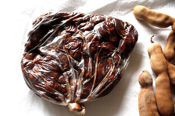 Ceylon Fresh Tamarind – 100g Sour Tamarind Paste Seedless 100% homemade Product
