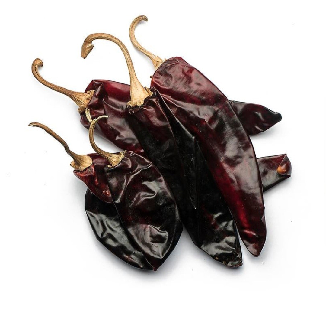 Dried Chili Guajillo Peppers / Chile Guajillo Secos ( 4 oz )