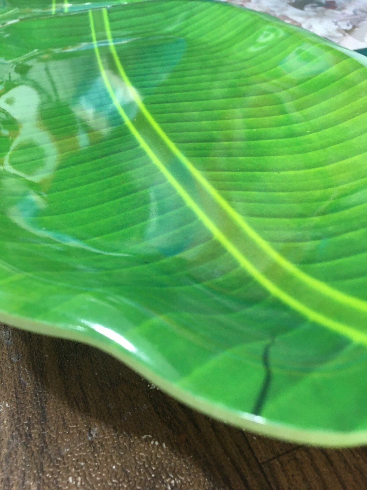 High Quality Green banana Leaf Shape Strong Plate Serving Melamine Platter Tray