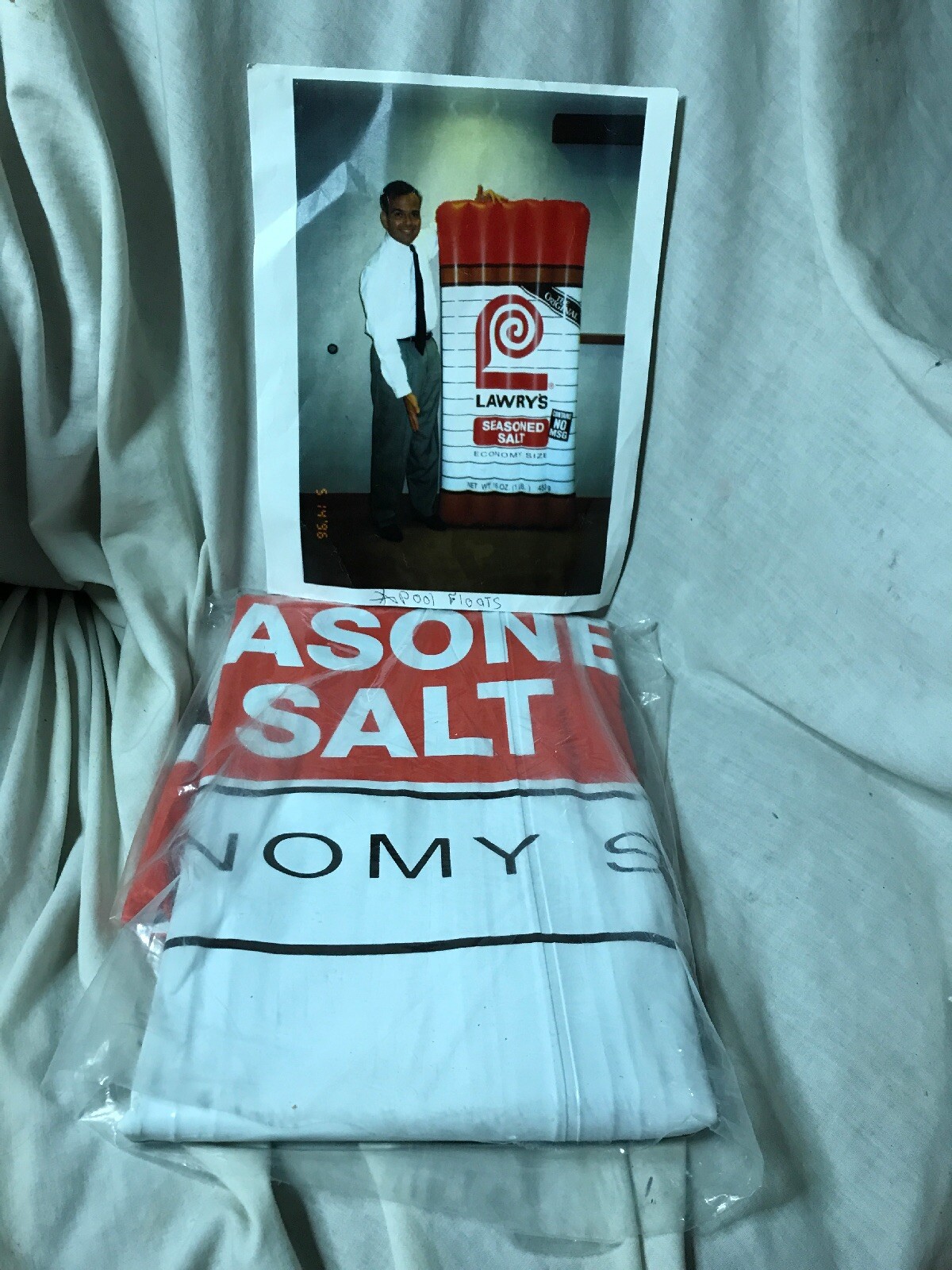 Lawry’s Seasoned Salt Rare Pool Float New In Package