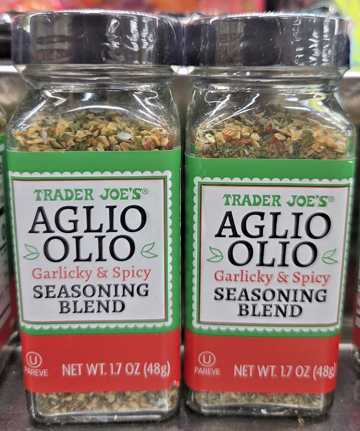 Trader Joe’s Aglio Olio Garlicky & Spicy Seasoning Blend 1.7oz 48g (2 Bottles)