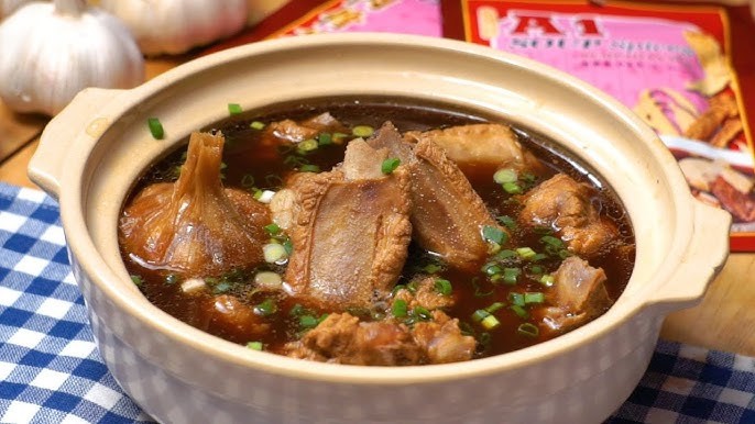 Taste of Malaysia Gift Box – A1 Bak Kut Teh Herbal Soup (12 Packs) + Free Snacks
