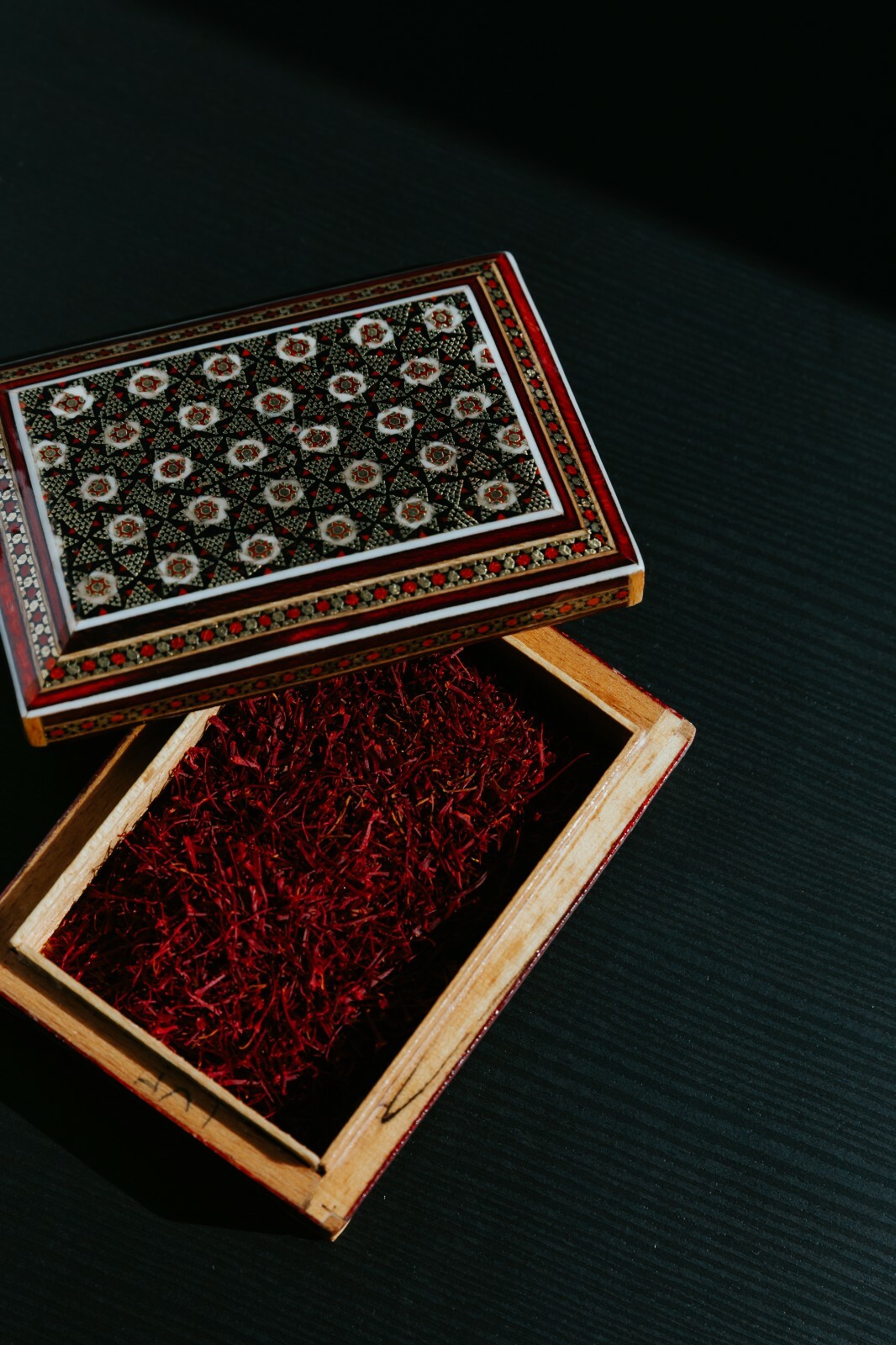 Saffron Sea Salt | Golden Sea Salt (Infused sea salt in Saffron) 120 gr