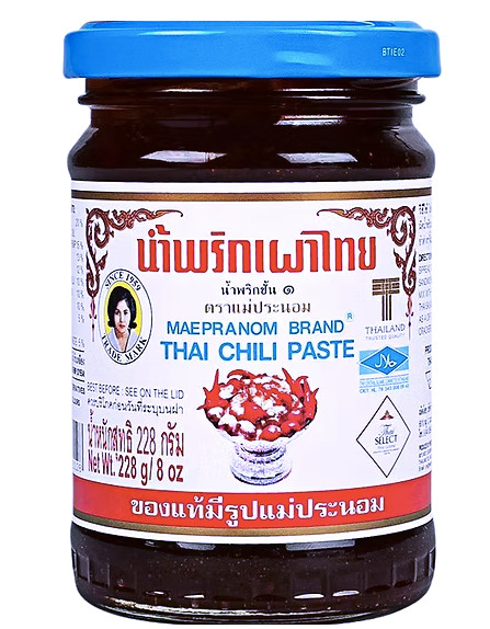 A popular Thai chili paste, Mae Pranom Chili Paste is a flavorful 228 g.(8 oz).