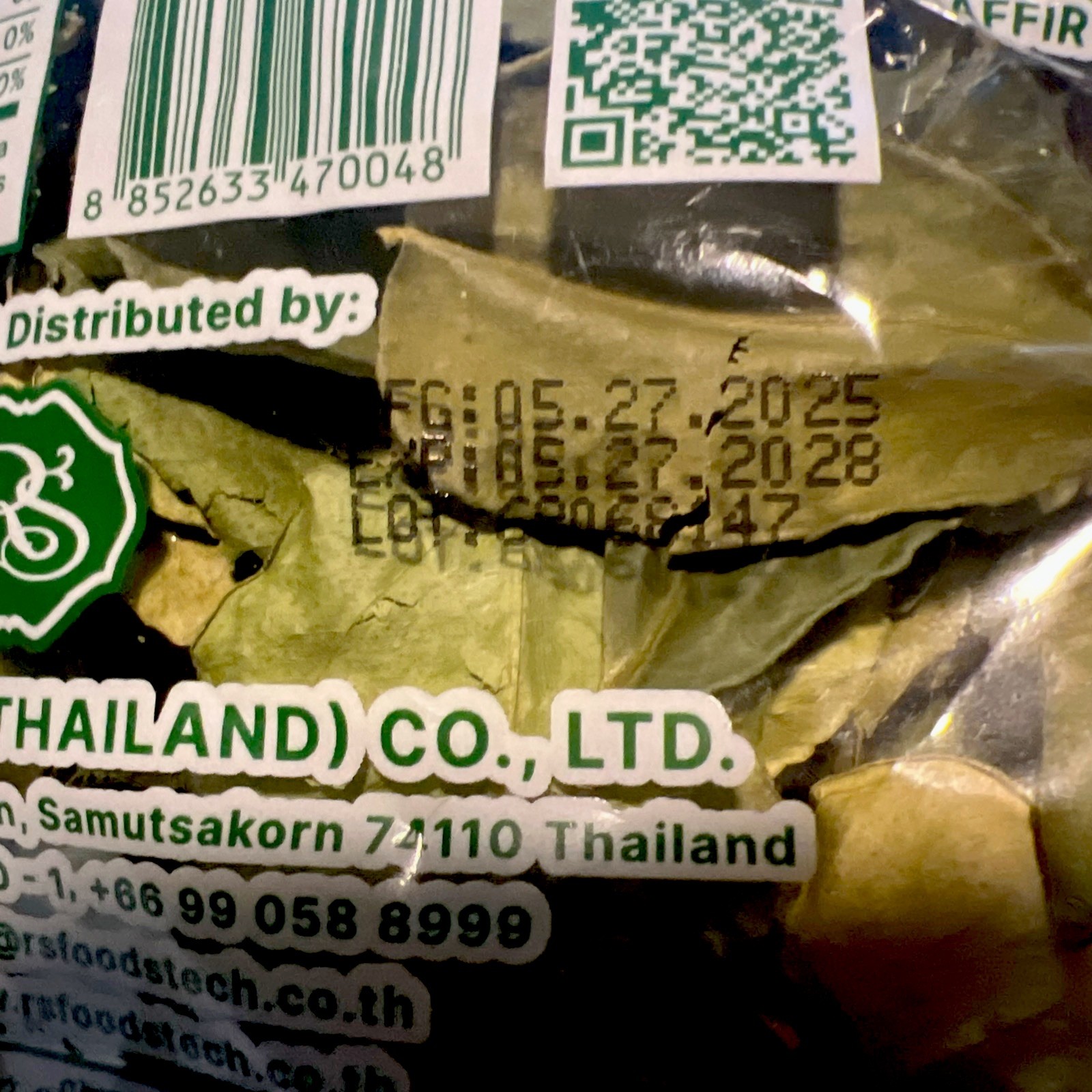 Dried kaffir lime leaves Thai makrut herbs fresh pure wellness 40g.