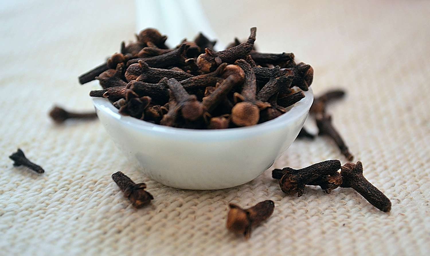 Ceylon Organic Whole Cloves 100% Pure Hand Picked- Sun dried