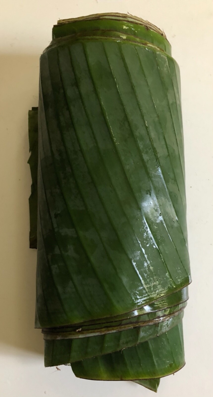 FRESH BANANA LEAVES FOR WRAPPING & COOKING, FOOD SERVING,FOR FISH AQUARIUM 2 LBS