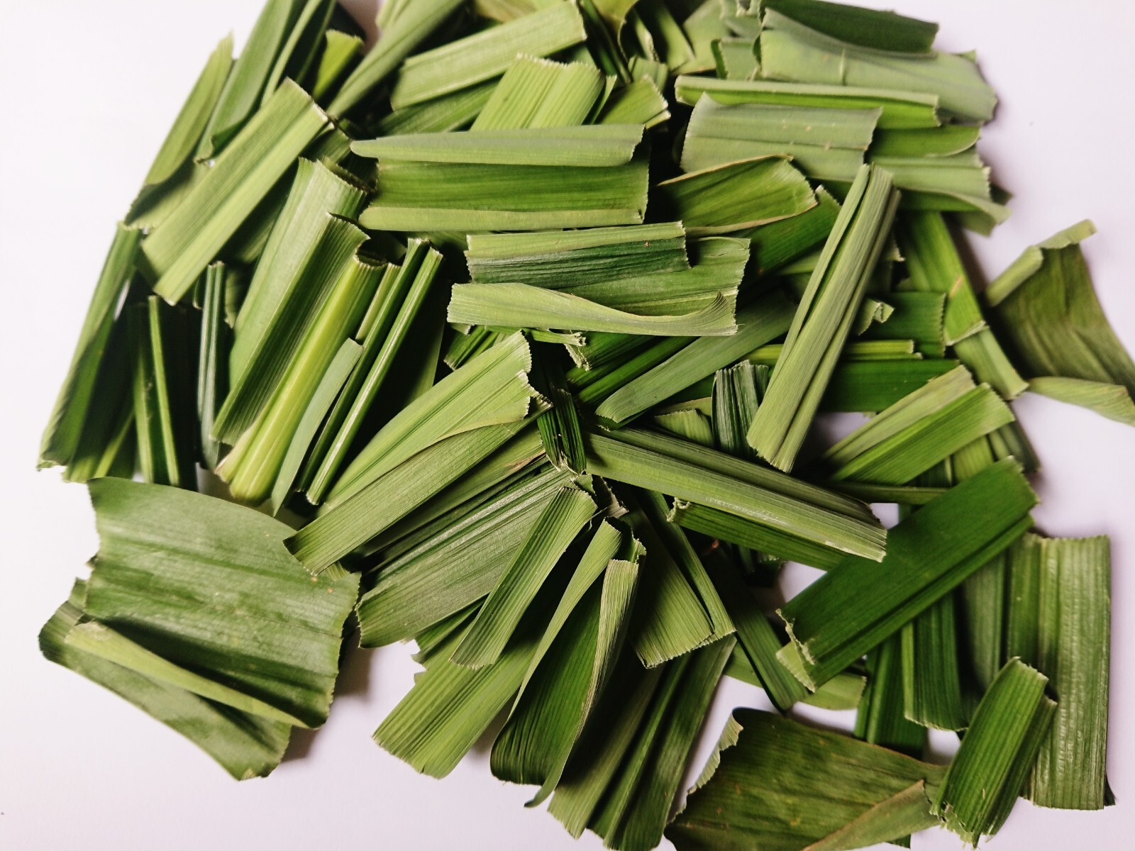 Dried Pandan Leaves Cut Organic Pure Dehydrated Quality Ceylon Spices Sundried
