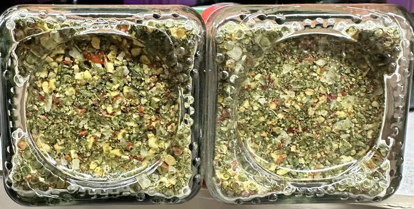 Trader Joe’s Aglio Olio Seasoning Blend Limited Edition 2 Pack Garlicy & Spicy