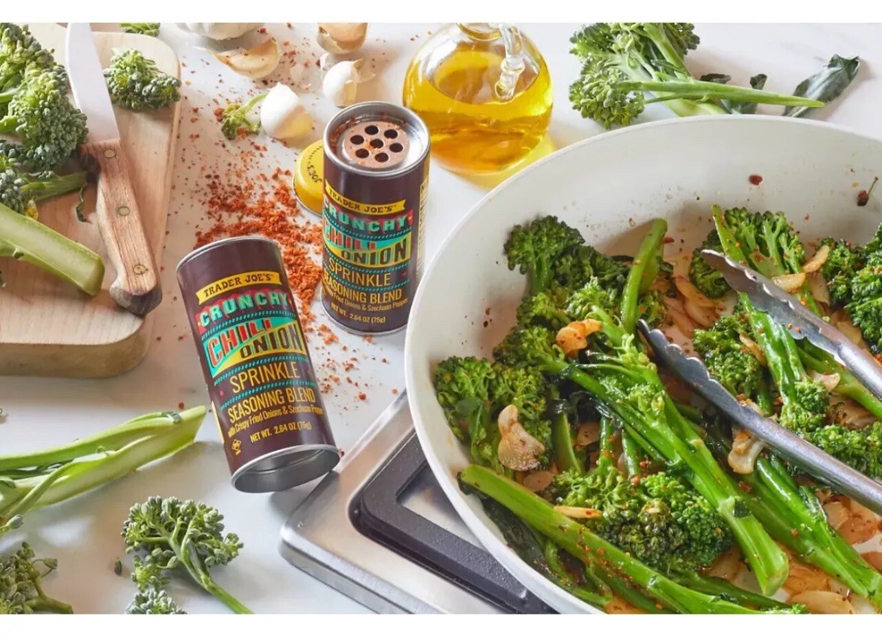 2 Trader Joe’s Crunchy Chili Onion Crunch Sprinkle Seasoning Blend NEW (2pack)