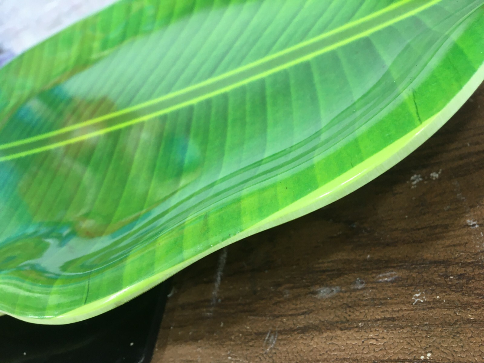 High Quality Green banana Leaf Shape Strong Plate Serving Melamine Platter Tray