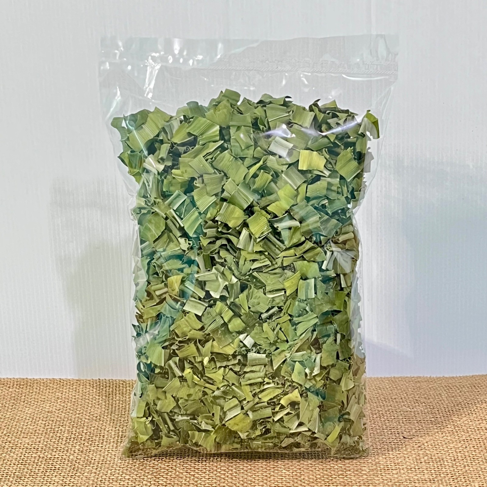 Dried Pandan Leaves 100g (50g x 2 Bags) | Pandanus Amaryllifolius