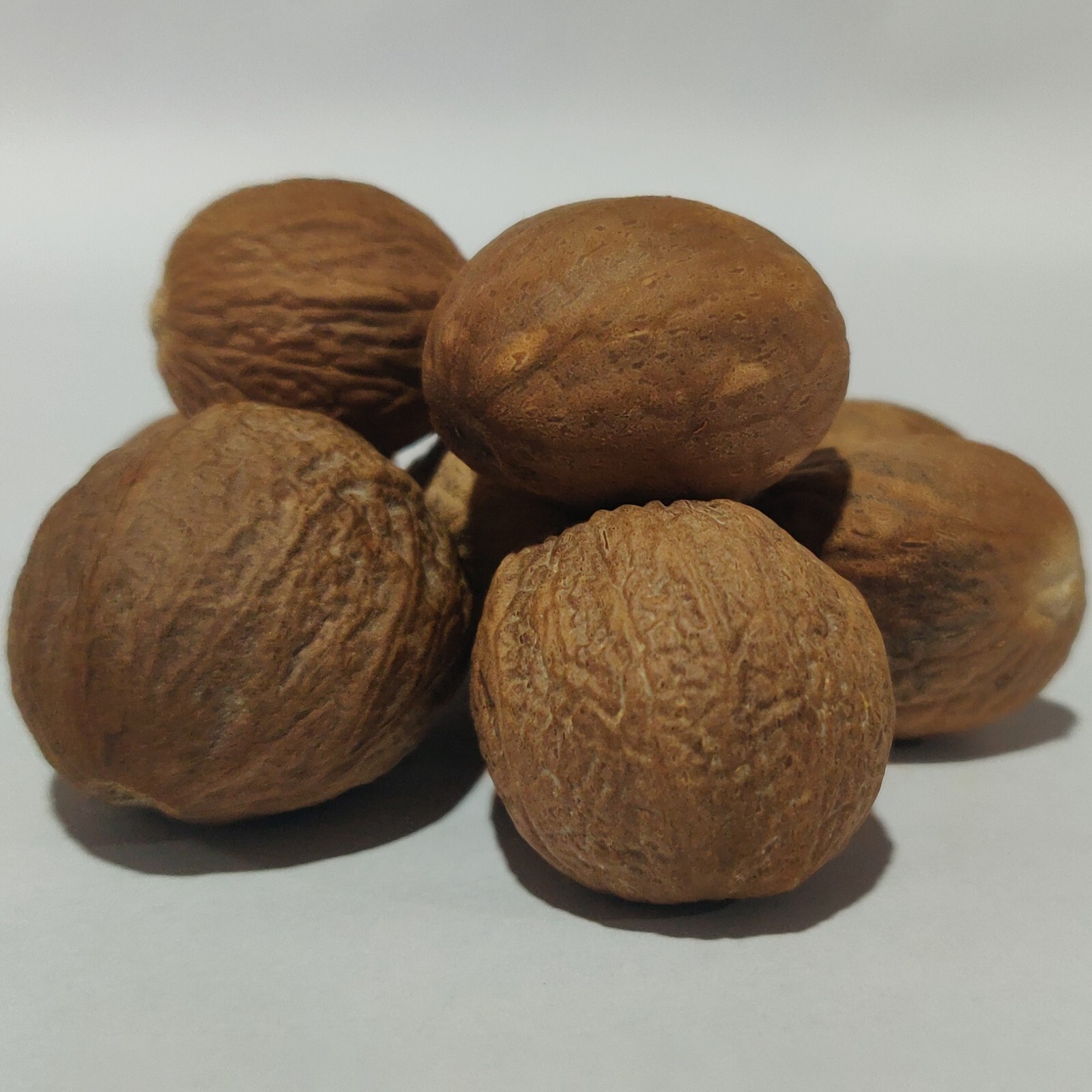 Dried Organic whole Nutmeg without shell – 100g – Free Shiping