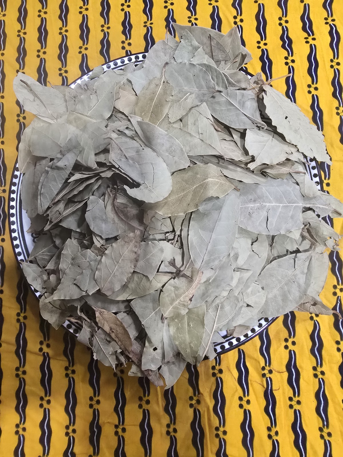 AFRICAN WHOLE BAY LEAVES, DRY BAY LEAVES 100% NATURAL PREMIUM QUALITY
