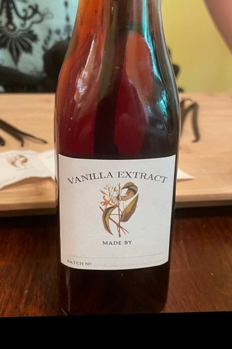 NO FRILLS VANILLA EXTRACT KIT (Includes 1 OZ Vanilla Beans!)