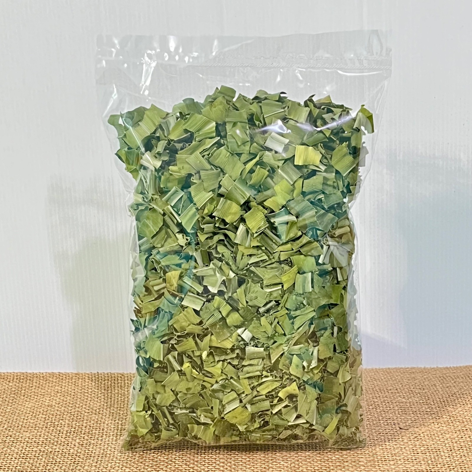 Dried Pandan Leaves 100g (50g x 2 Bags) | Pandanus Amaryllifolius
