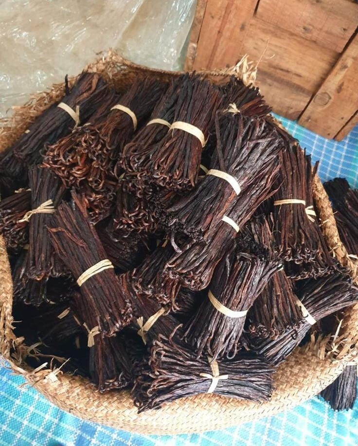 Organic FairTrade Madagascar Vanilla Beans Red Splits and Wholes Extract Grade