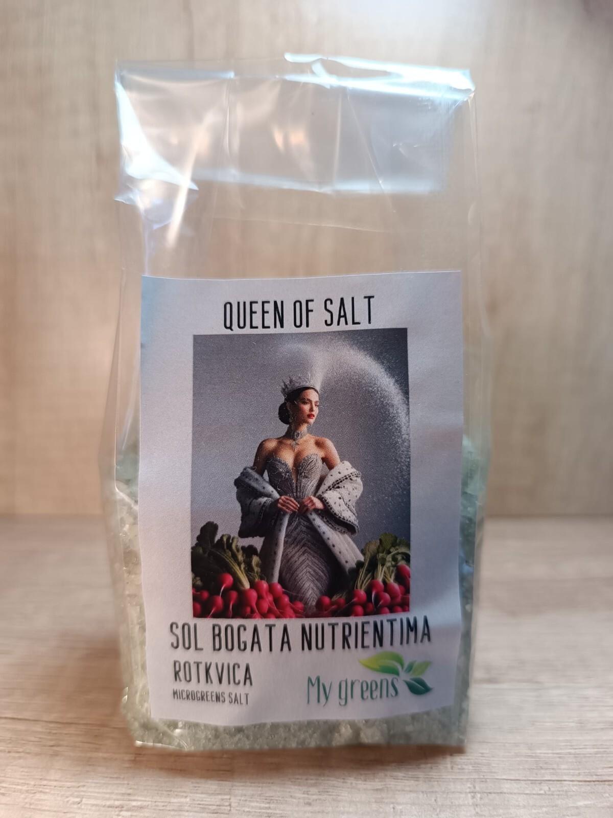 QUEEN OF SALT – nutrient rich sea salt / Radish microgreens