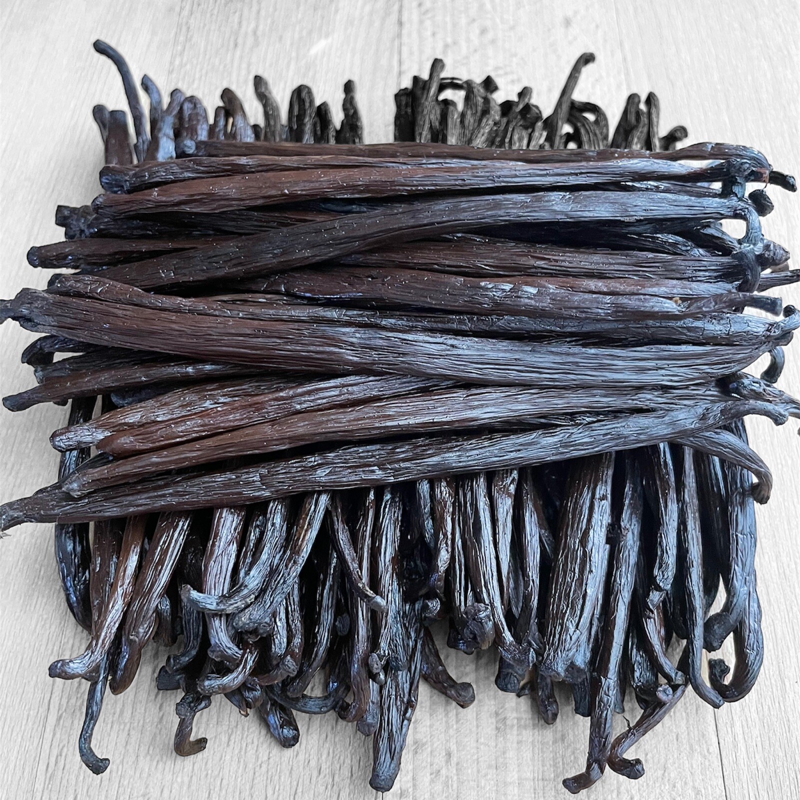 30 Pcs Fresh Gourmet Madagascar Vanilla Beans Grade A | 6″++ Long Beans