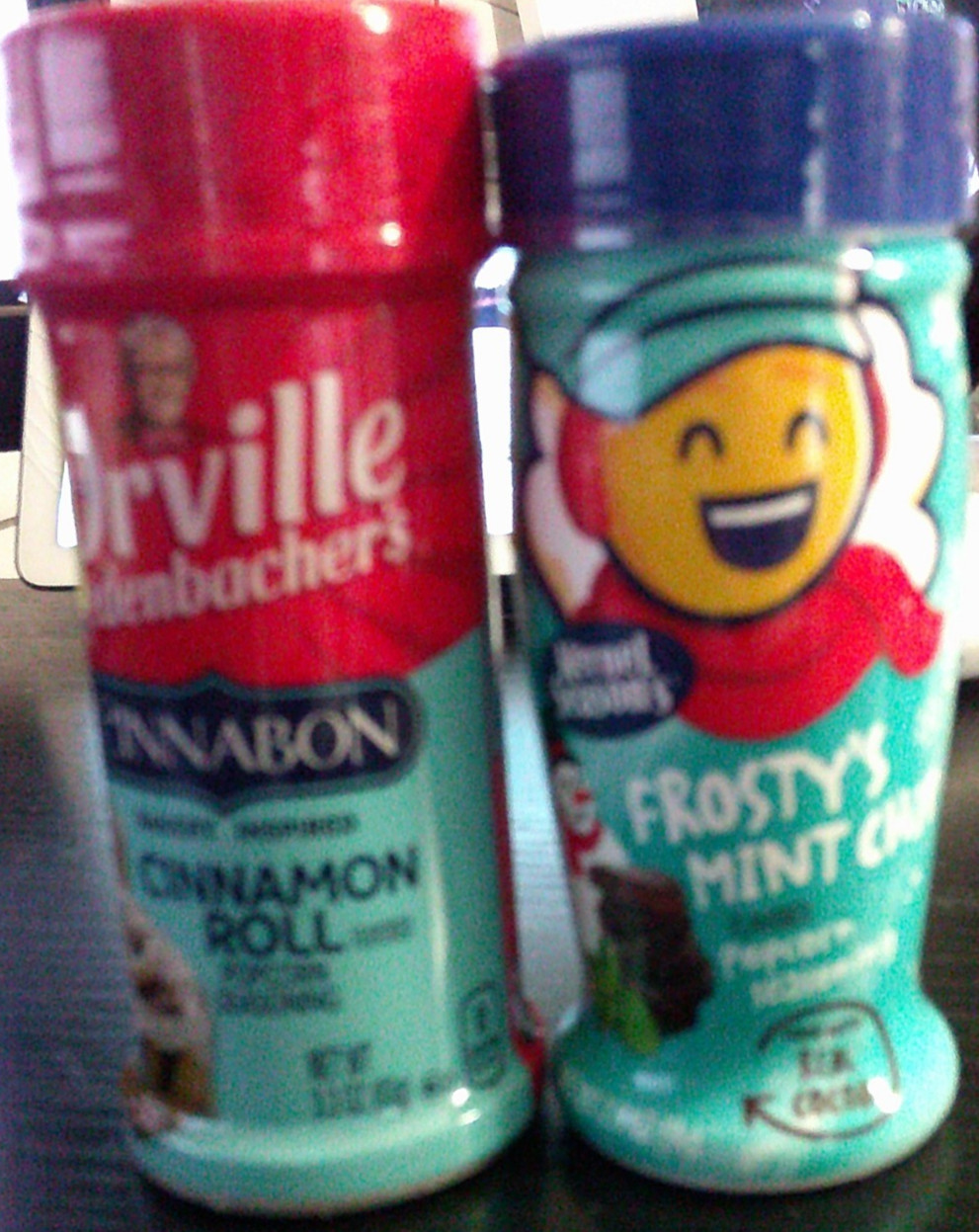 2 NEW Cinnabon Cinnamon Roll & mint chocolate chip Popcorn Seasoning LIMITED