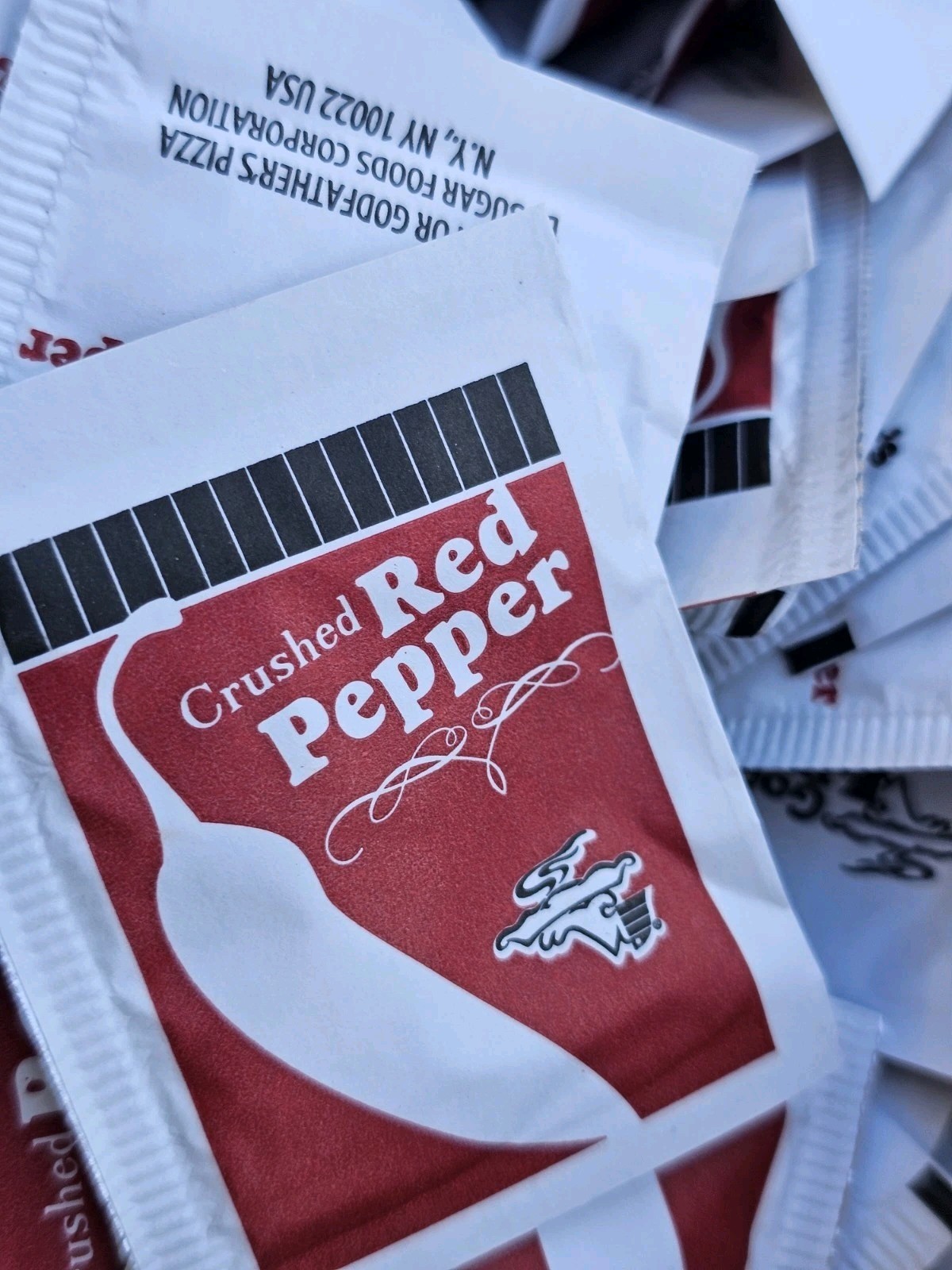 Godfathers Pizza Crushed Red Pepper Packets (1,500) Godfather’s Lot Of 1500
