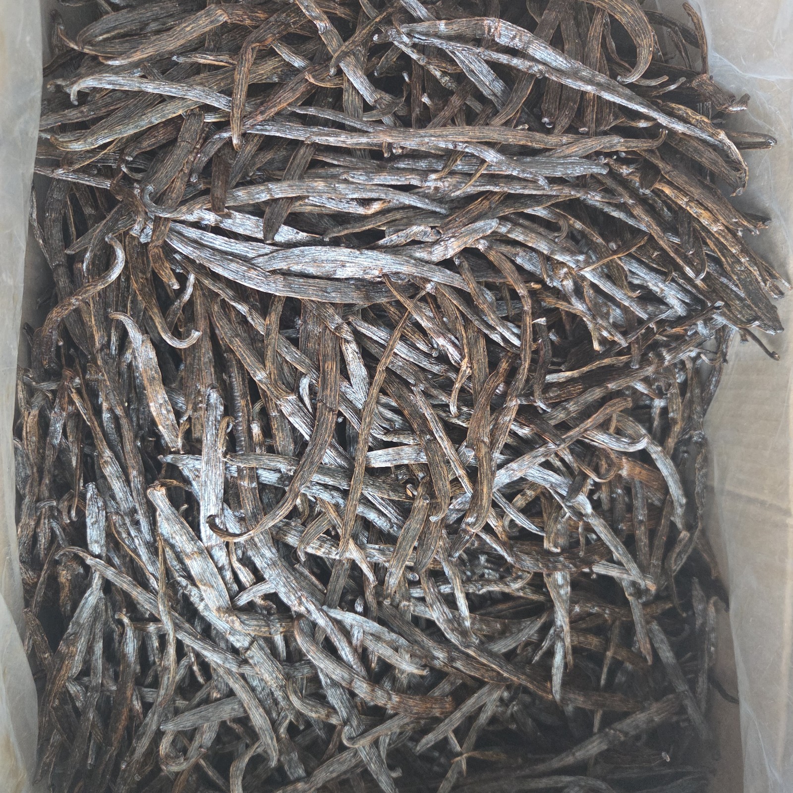 Madagascar Vanilla beans 1 kg Grade-C For Extract