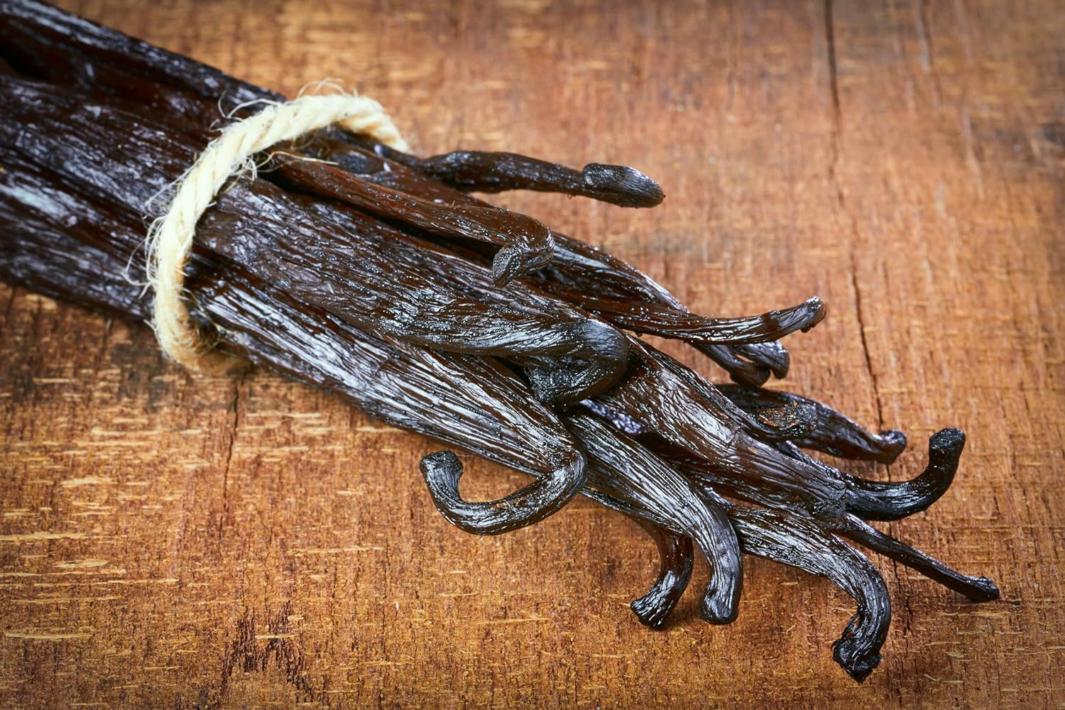 25 Organic Madagascar Whole Grade A Vanilla Pods for Vanilla Extract and Baking