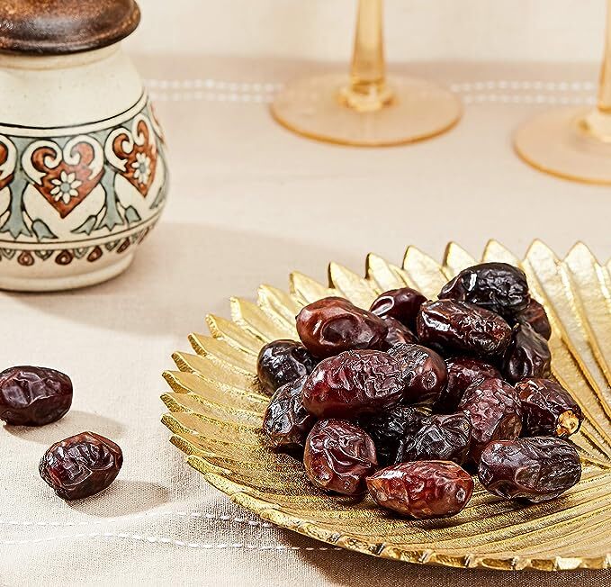 Dates Imported Arabian 100% Natural Premium Black Khajoor Rich In Iron & Fibre
