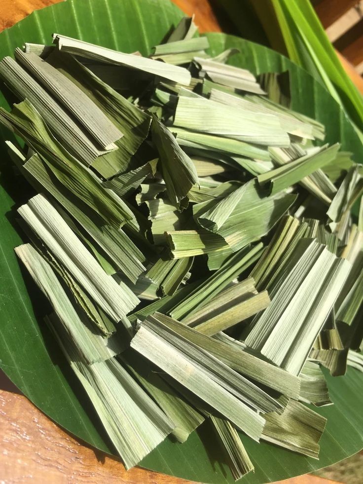 Organic Dried Pandan Leaves Nature Aroma for Drinks Bake Dessert 50g