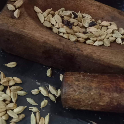 Ceylon Cardamom Seed Pods Natural Organic Sri Lanka Spices Cardamom Seeds
