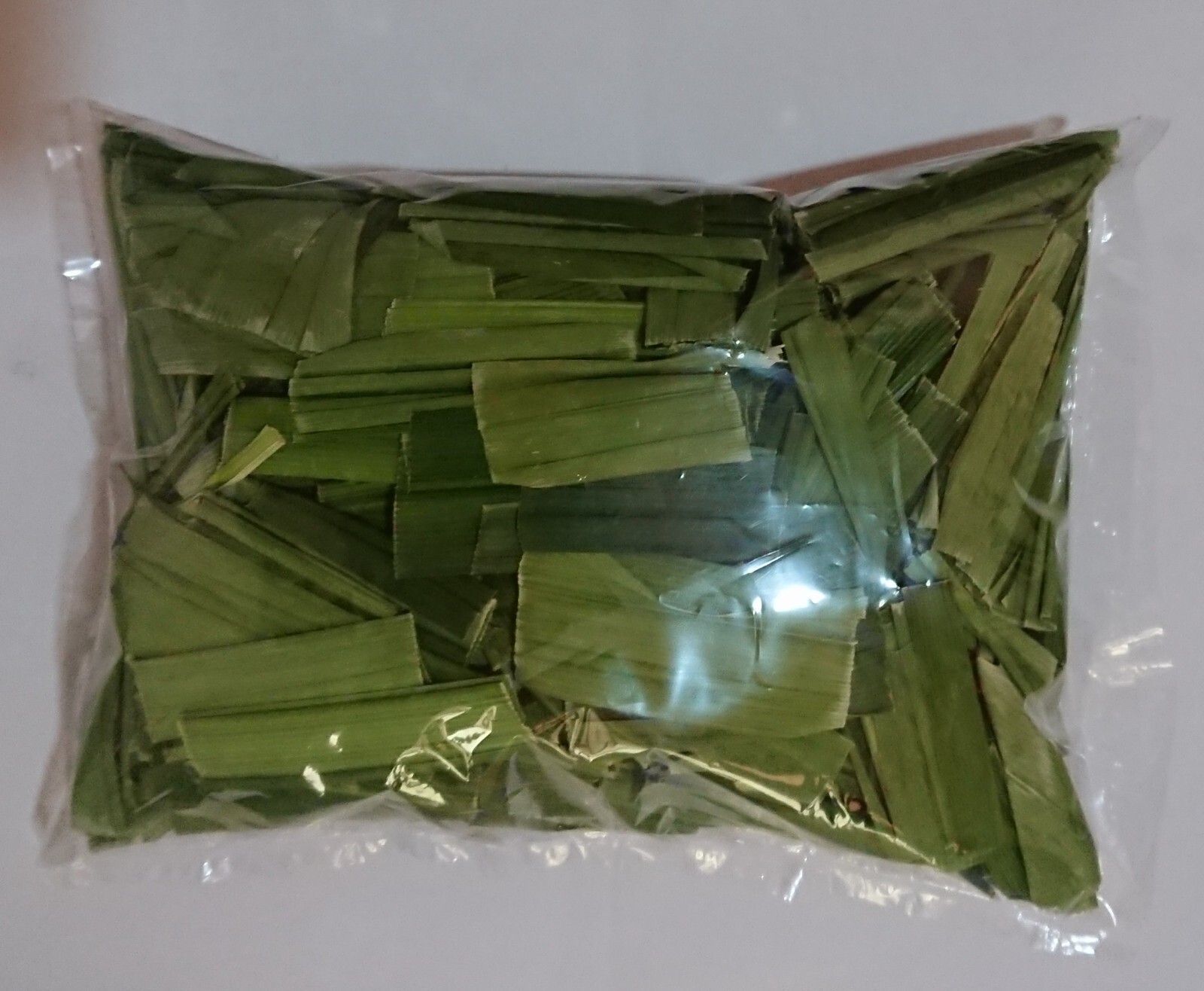 Dried Pandan Leaves Cut Organic Pure Dehydrated Quality Ceylon Spices Sundried