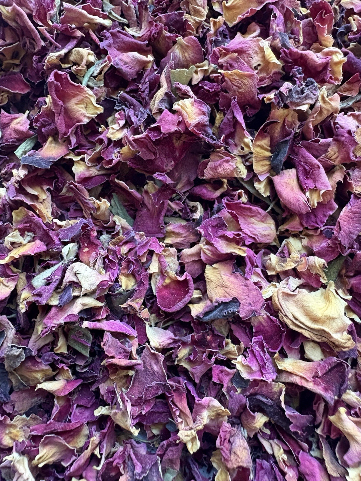Red Rose Petals 16 oz ( 1LB). New crop. Natural. Fragrant