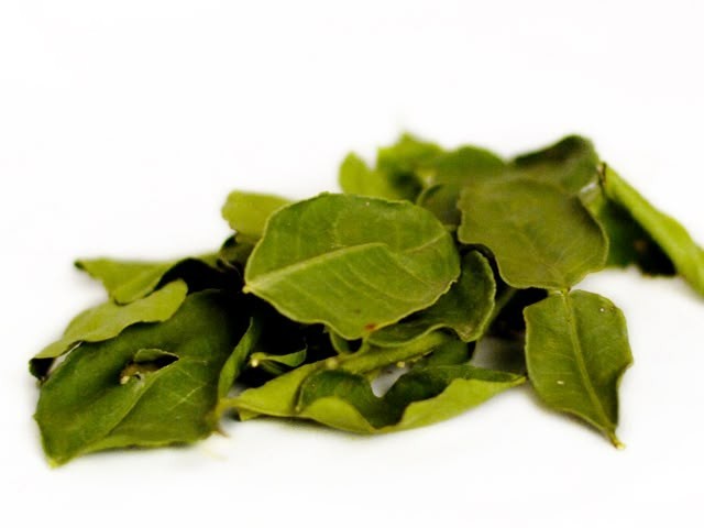Dried Organic Kaffir Lime Leaves – Free Shipping – Organic Kaffir Lime Tea Lea
