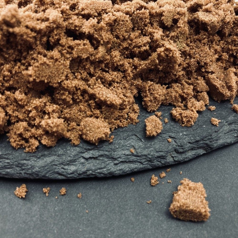 Smoked salt on a hickory tree graft. Smoked aroma for any dish. 400 grams/14.1oz