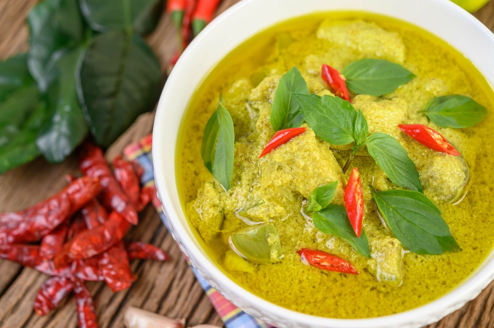 Thai Green Curry Paste Gaeng Kiew Wan MAEPRANOM BRAND Authentic Natural Taste