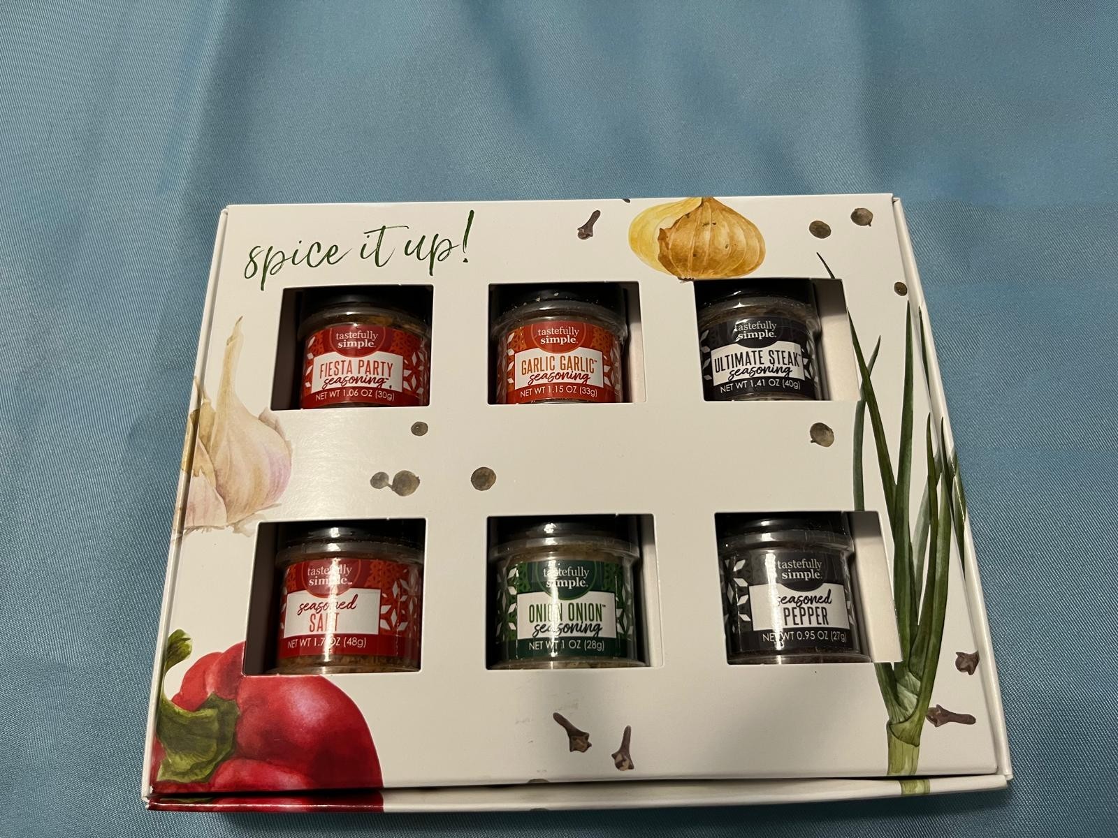 Tastefully Simple Spice It Up! 6-Jar Seasoning Set – Fiesta, Garlic, Steak &More