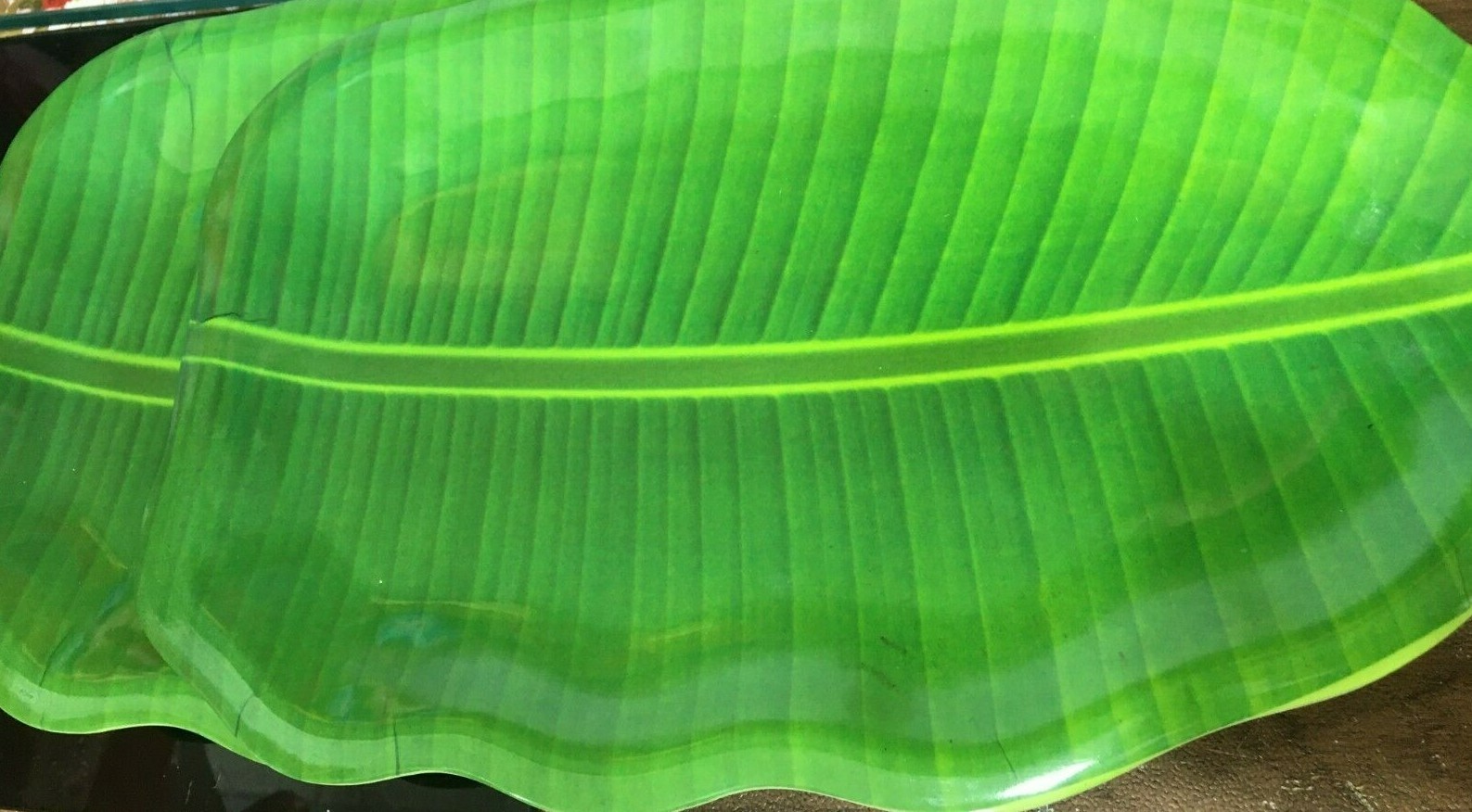 High Quality Green banana Leaf Shape Strong Plate Serving Melamine Platter Tray