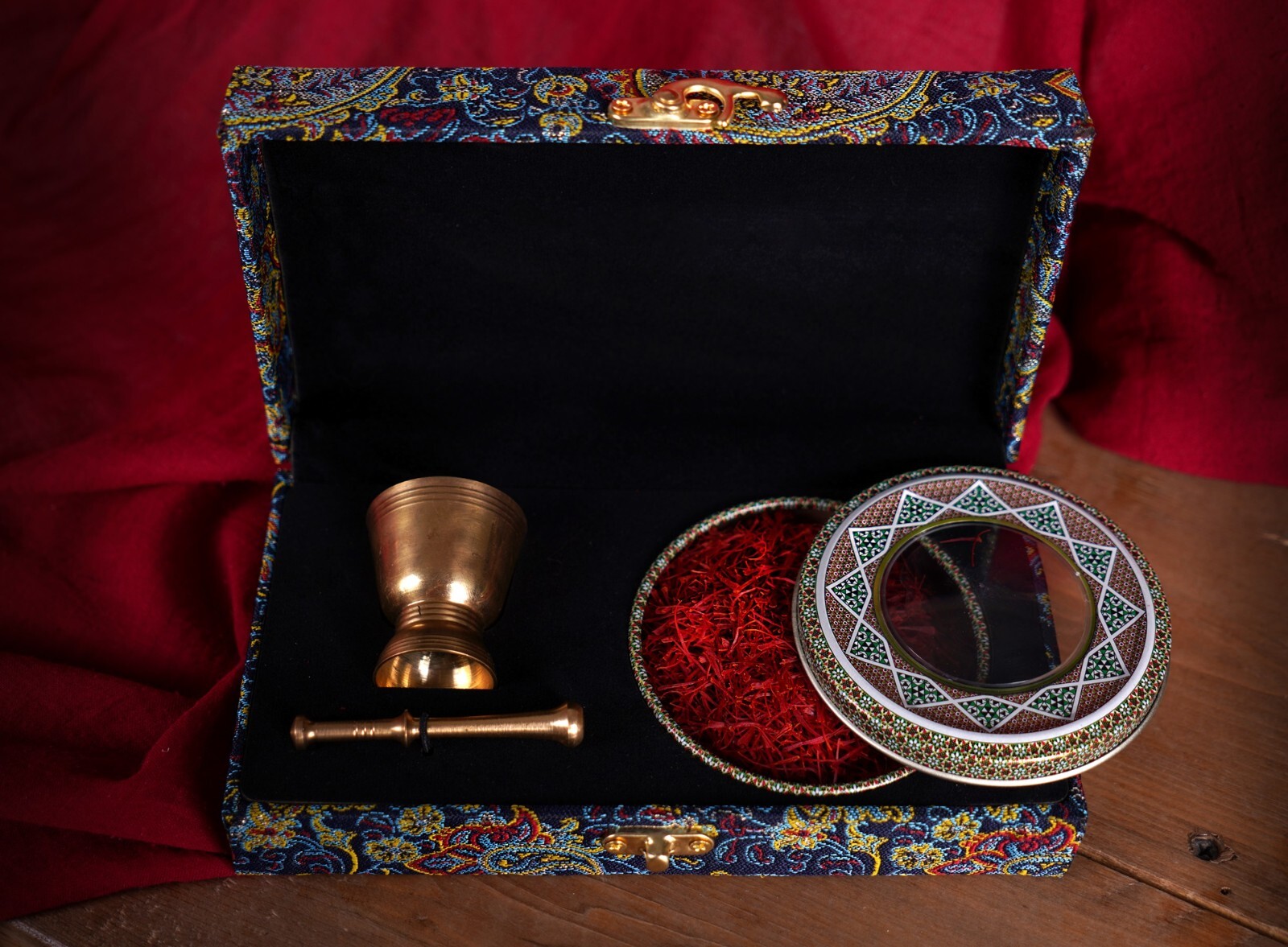 Avicenna Saffron Holiday Packages, Saffron Gift Package with Saffron Mortar