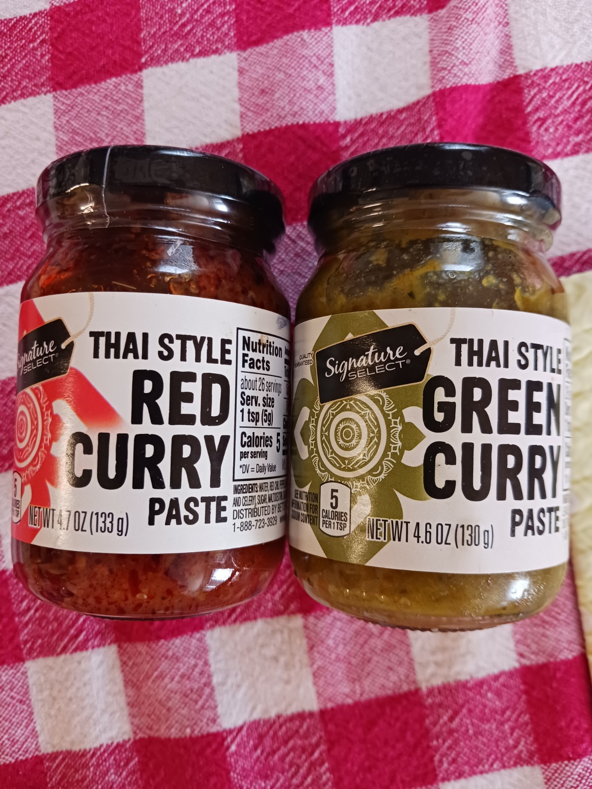 Thai Red and Green Curry Paste Lot 2