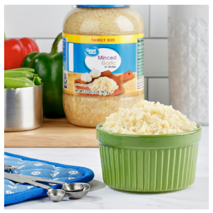 Great Value Family Size Minced Garlic in Water, 32 oz Jar